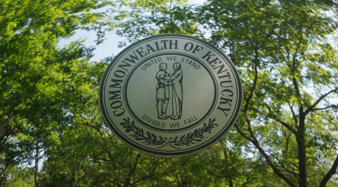 close up of Kentucky state seal on Memorial
